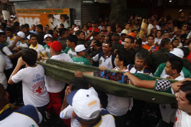 
        
            Cerca de 12 mil voluntários da Cruz Vermelha atuarão no Círio
        
    