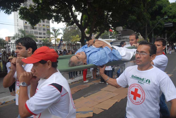
        
            Cerca de 12 mil voluntários da Cruz Vermelha atuarão no Círio
        
    