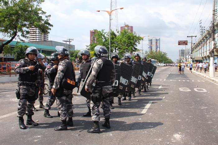 
        
            Briga de torcidas causa estragos na Curuzu
        
    