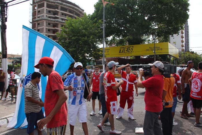 
        
            Briga de torcidas causa estragos na Curuzu
        
    