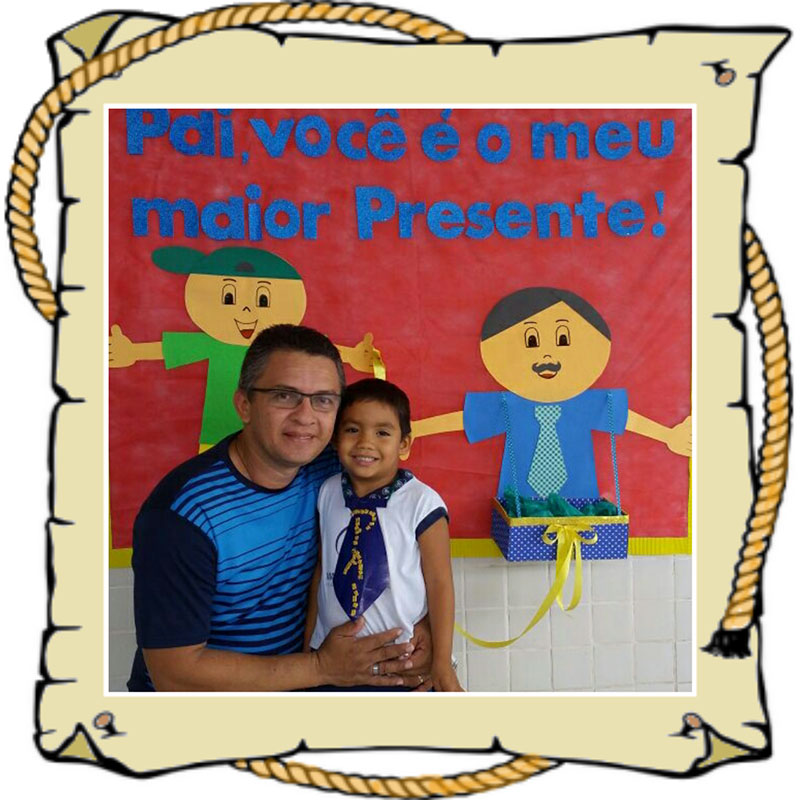 
        
            DOL homenageia pais com galeria de fotos
        
    