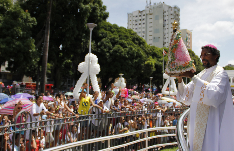 
        
            Imagens do Círio das crianças pelas ruas de Belém 
        
    