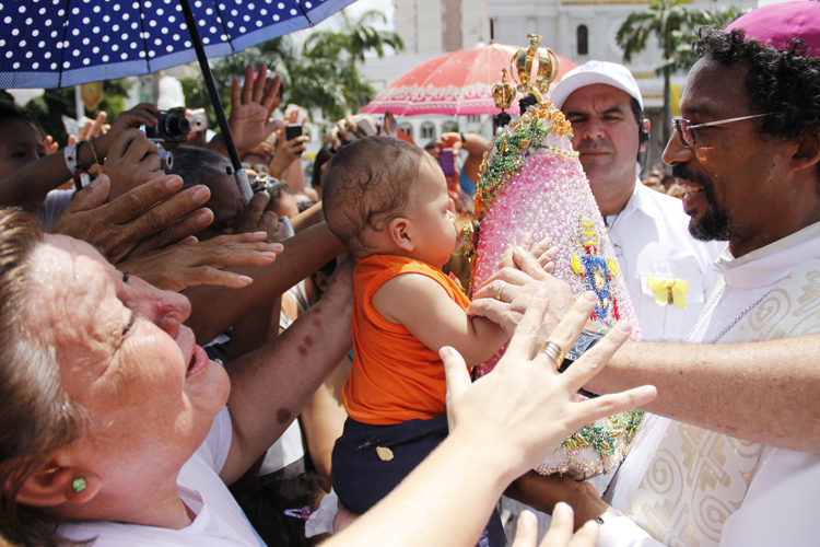 
        
            Imagens do Círio das crianças pelas ruas de Belém 
        
    