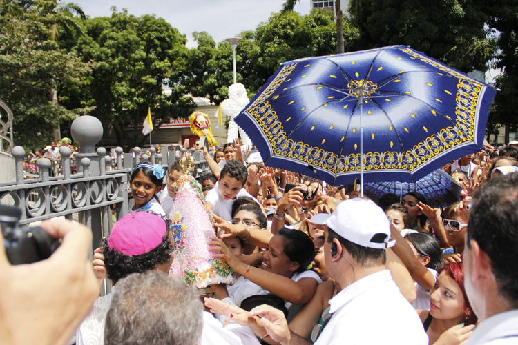 
        
            Imagens do Círio das crianças pelas ruas de Belém 
        
    