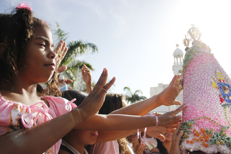 
        
            Imagens do Círio das crianças pelas ruas de Belém 
        
    