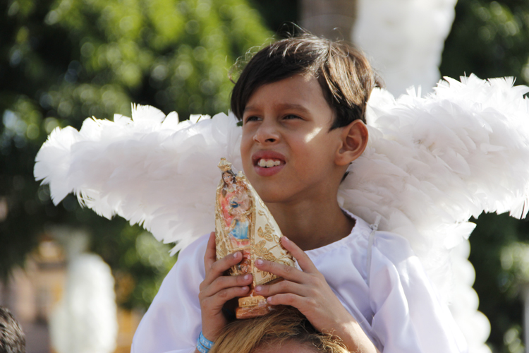 
        
            Imagens do Círio das crianças pelas ruas de Belém 
        
    