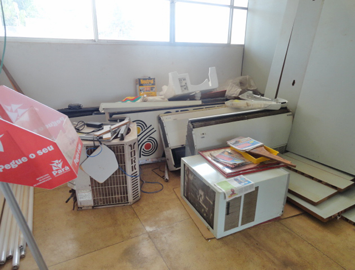 
        
            Servidores denunciam abandono em unidades do Detran
        
    