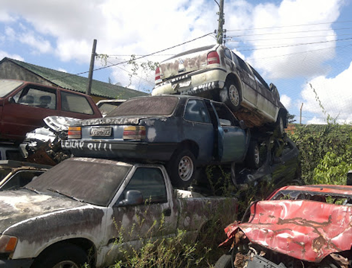 
        
            Servidores denunciam abandono em unidades do Detran
        
    