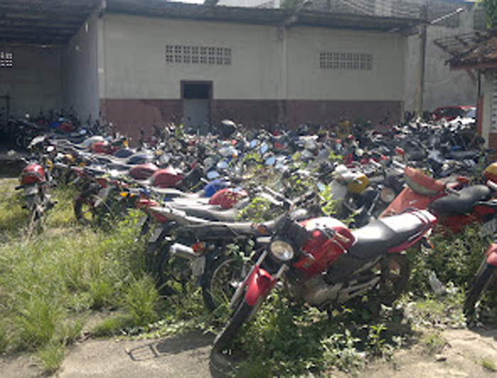 
        
            Servidores denunciam abandono em unidades do Detran
        
    