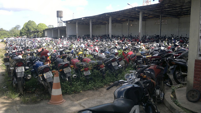 
        
            Servidores denunciam abandono em unidades do Detran
        
    