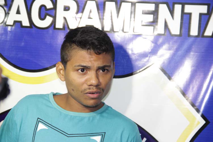 
        
            Morto com tiro na nuca na porta de escola
        
    