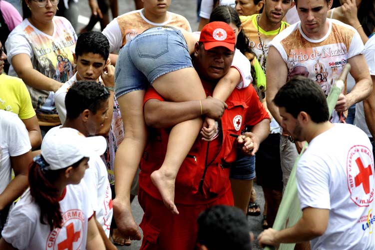 
        
            Cerca de 12 mil voluntários da Cruz Vermelha atuarão no Círio
        
    