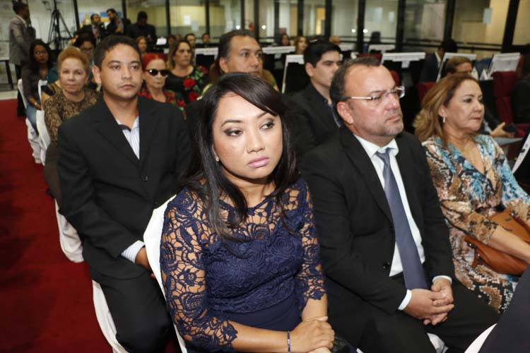 
        
            DIÁRIO DO PARÁ recebe homenagem da Assembleia Legislativa
        
    