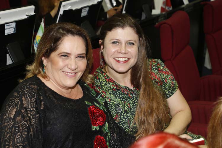 
        
            DIÁRIO DO PARÁ recebe homenagem da Assembleia Legislativa
        
    