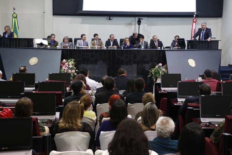 
        
            DIÁRIO DO PARÁ recebe homenagem da Assembleia Legislativa
        
    