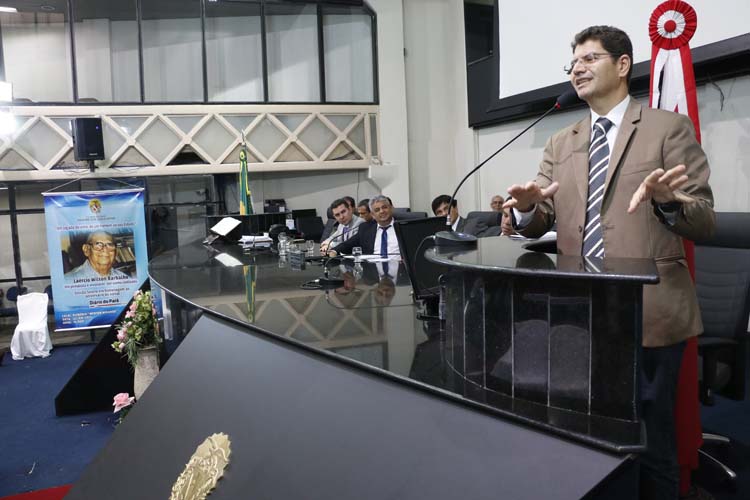 
        
            DIÁRIO DO PARÁ recebe homenagem da Assembleia Legislativa
        
    