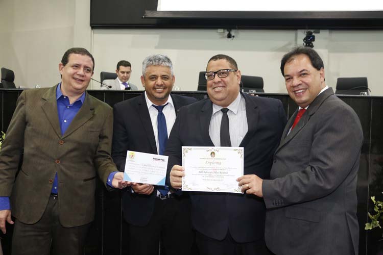
        
            DIÁRIO DO PARÁ recebe homenagem da Assembleia Legislativa
        
    