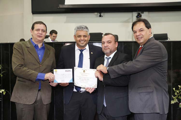 
        
            DIÁRIO DO PARÁ recebe homenagem da Assembleia Legislativa
        
    