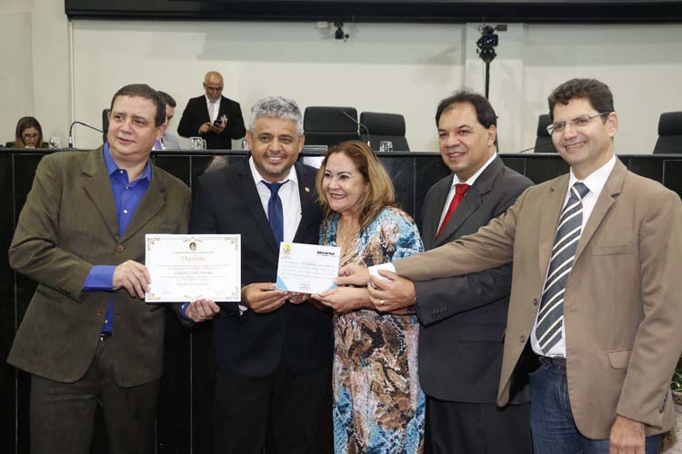 
        
            DIÁRIO DO PARÁ recebe homenagem da Assembleia Legislativa
        
    