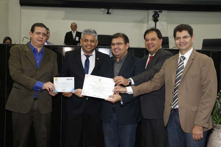 
        
            DIÁRIO DO PARÁ recebe homenagem da Assembleia Legislativa
        
    