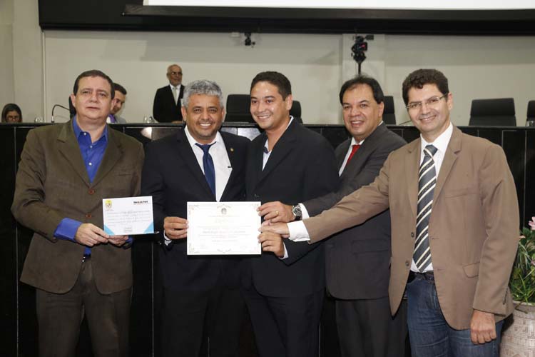 
        
            DIÁRIO DO PARÁ recebe homenagem da Assembleia Legislativa
        
    