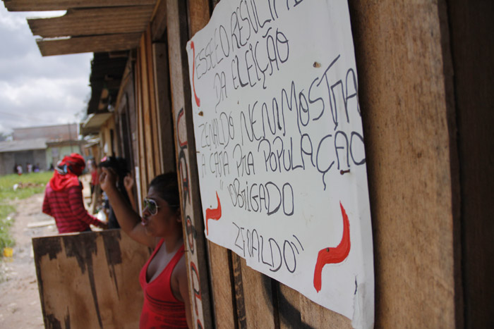
        
            Guarda e moradores entram em confronto
        
    
