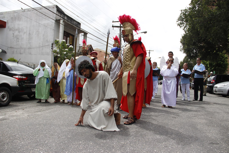 
        
            Via Crucis emociona fiéis nesta sexta-feira
        
    