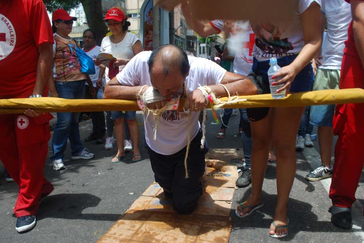 
        
            Cerca de 12 mil voluntários da Cruz Vermelha atuarão no Círio
        
    