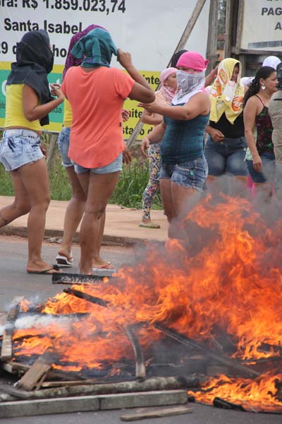 
        
            Detentos fazem motim em Penitenciária do Pará
        
    