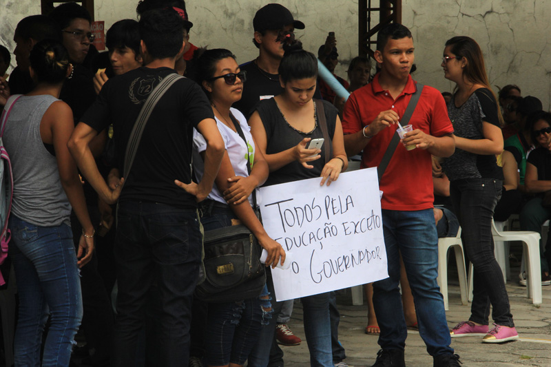 
        
            Greve dos professores continua 
        
    