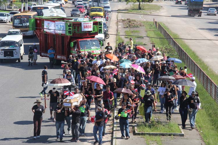 
        
            Servidores do Detran reivindicam melhorias
        
    