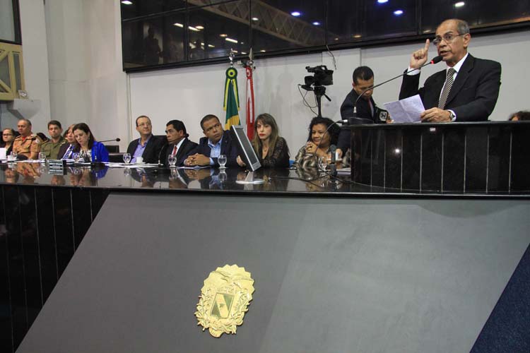 
        
            Secretário não apresenta plano de segurança
        
    