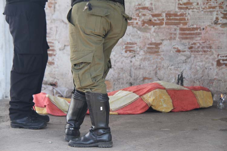 
        
            Homem que aguarda atendimento acaba morrendo
        
    