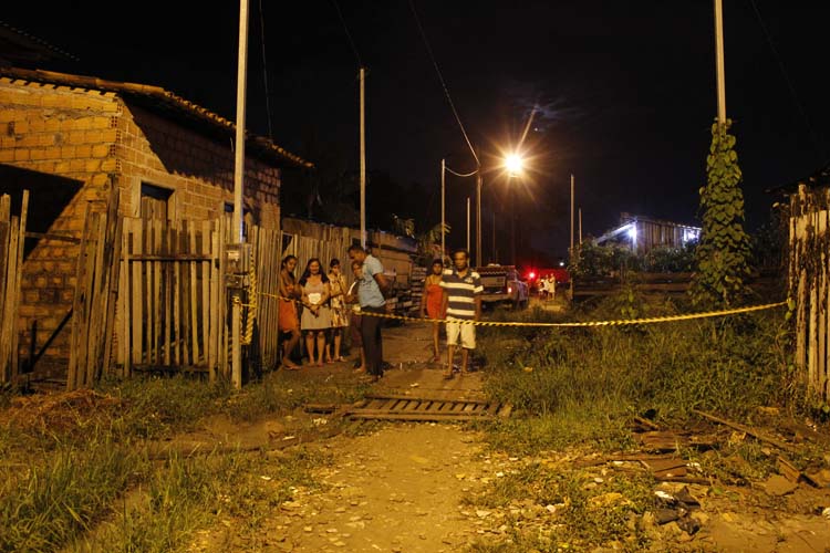 
        
            Homem é morto no quintal de casa
        
    