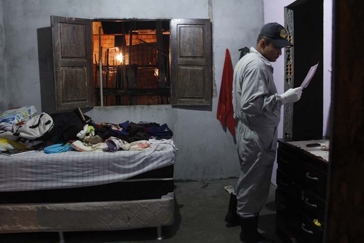 
        
            Homem é morto no quintal de casa
        
    