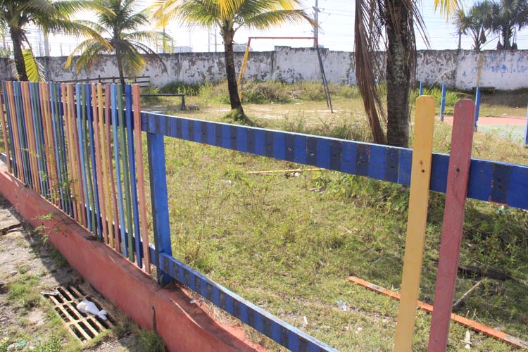 
        
            Escolas estão em situação precária
        
    