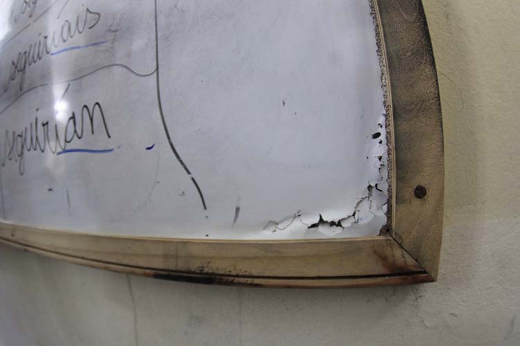 
        
            Escolas estão em situação precária
        
    