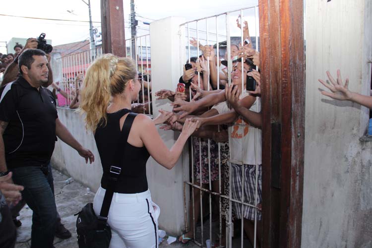 
        
            Veja fotos de Joelma na delegacia
        
    