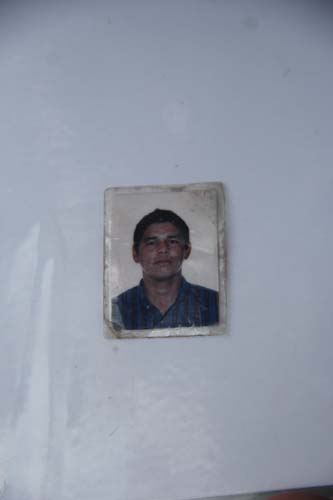 
        
            Mulher mata marido e esconde o corpo no quintal
        
    