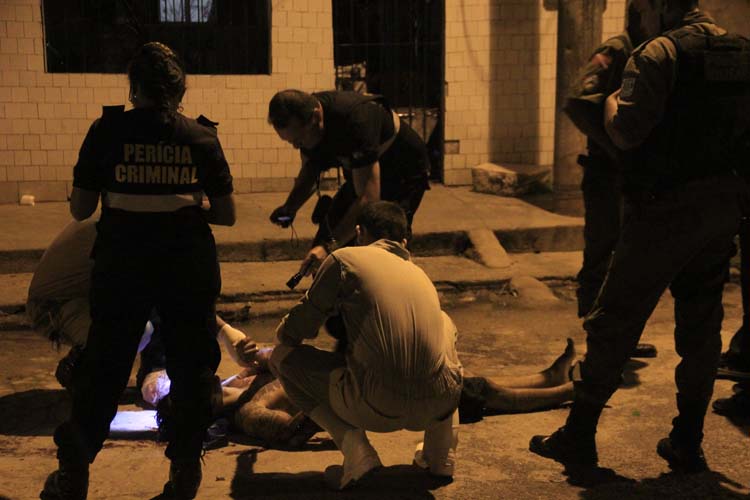 
        
            Festa de aniversário é marcada por execução
        
    