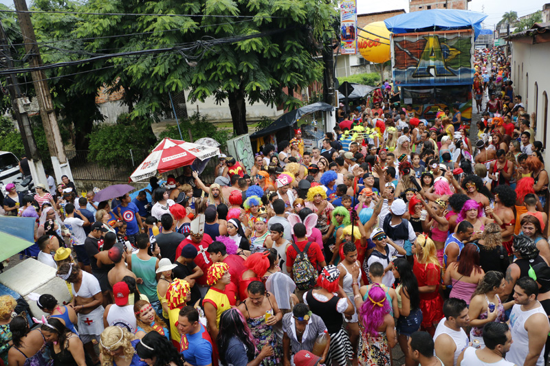 
        
            Um guia para escolher onde curtir a folia
        
    