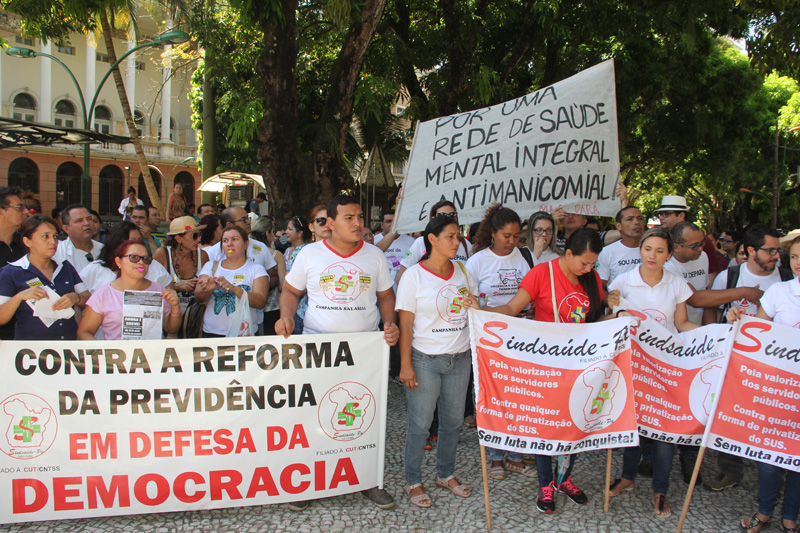 
        
            Servidores da Sespa estão em greve
        
    