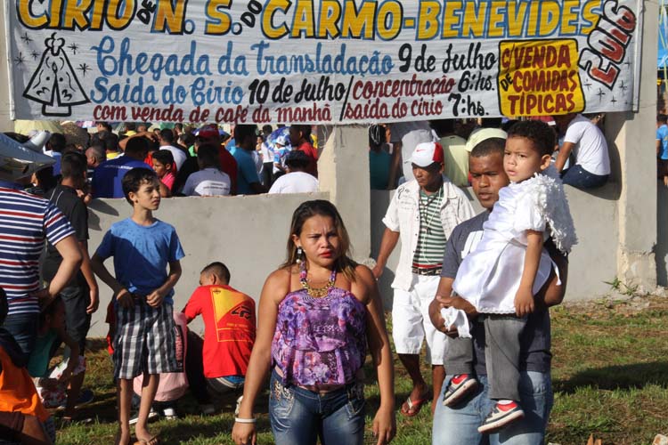 
        
            Benevides homenageia Nossa Senhora do Carmo
        
    