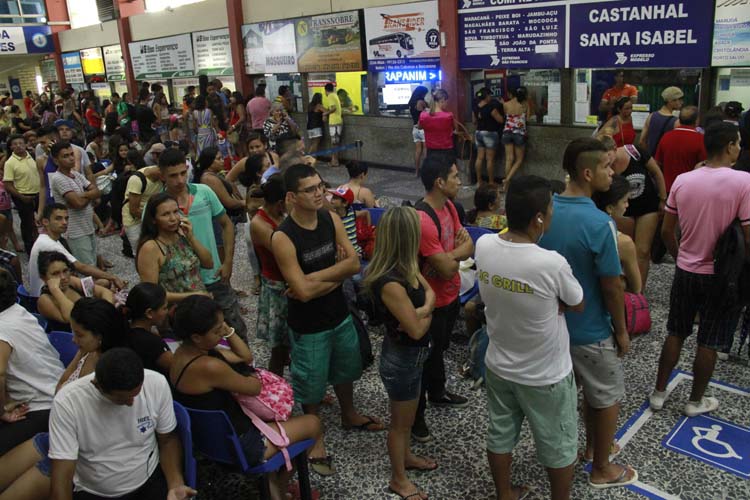 
        
            Sufoco para sair de Belém no penúltimo final de semana de Julho
        
    