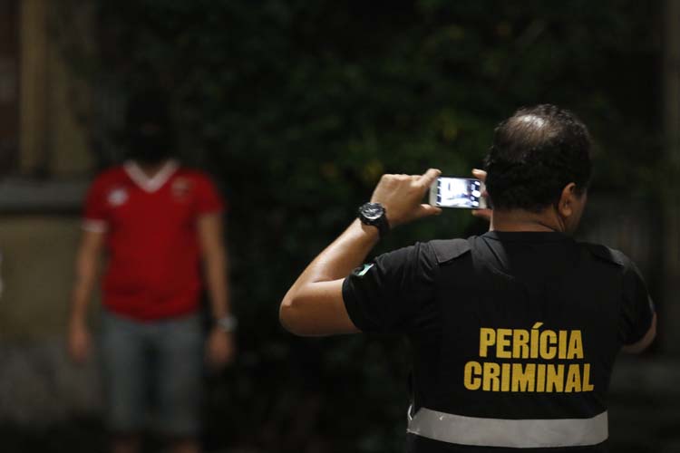 
        
            Crime contra Felipe Andrew é reconstituído 
        
    