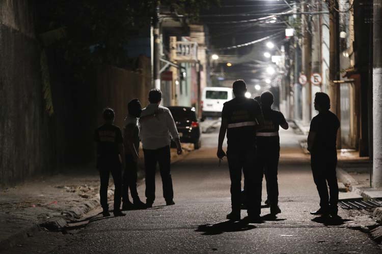 
        
            Crime contra Felipe Andrew é reconstituído 
        
    