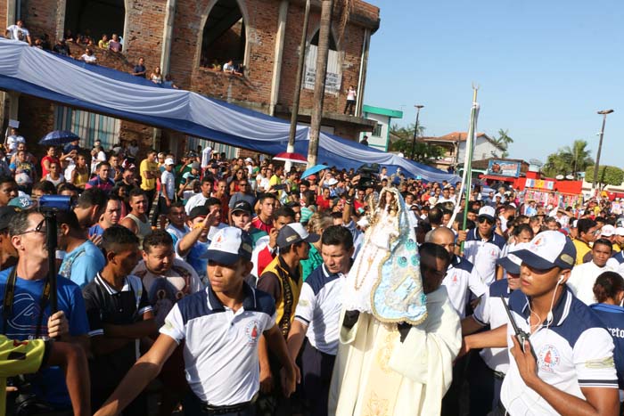 
        
            Vigia rende homenagens a Virgem de Nazaré
        
    