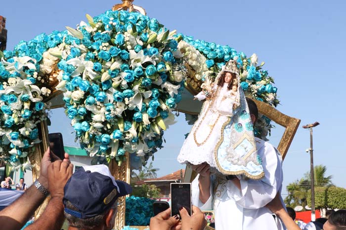 
        
            Vigia rende homenagens a Virgem de Nazaré
        
    