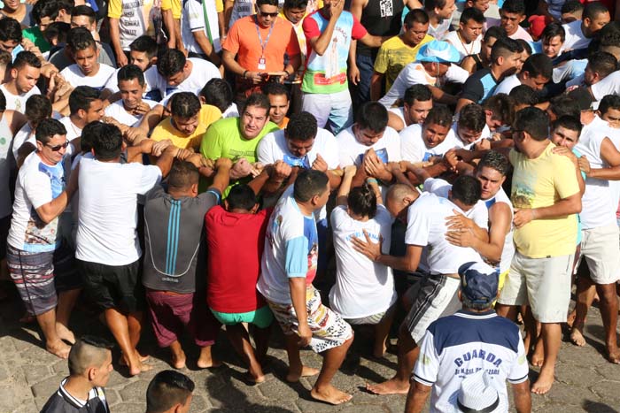 
        
            Vigia rende homenagens a Virgem de Nazaré
        
    