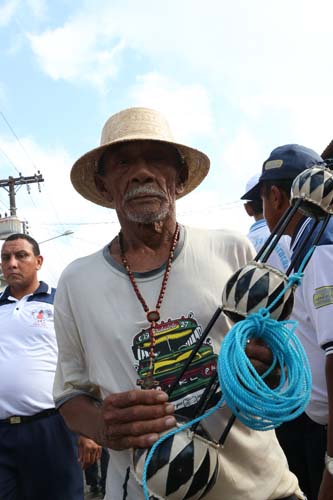 
        
            Vigia rende homenagens a Virgem de Nazaré
        
    
